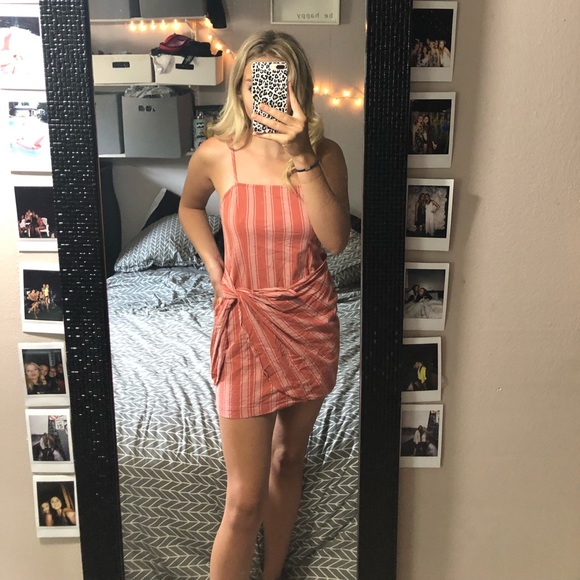 Forever 21 Dresses & Skirts - FOREVER  21 wrap dress